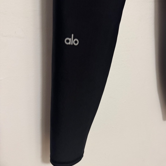 ALO Yoga Black Leggings - Picture 6 of 7